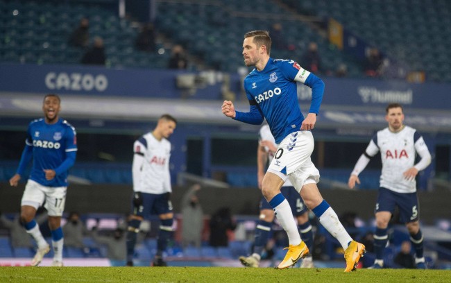 依赖两翼爆 依赖两翼爆